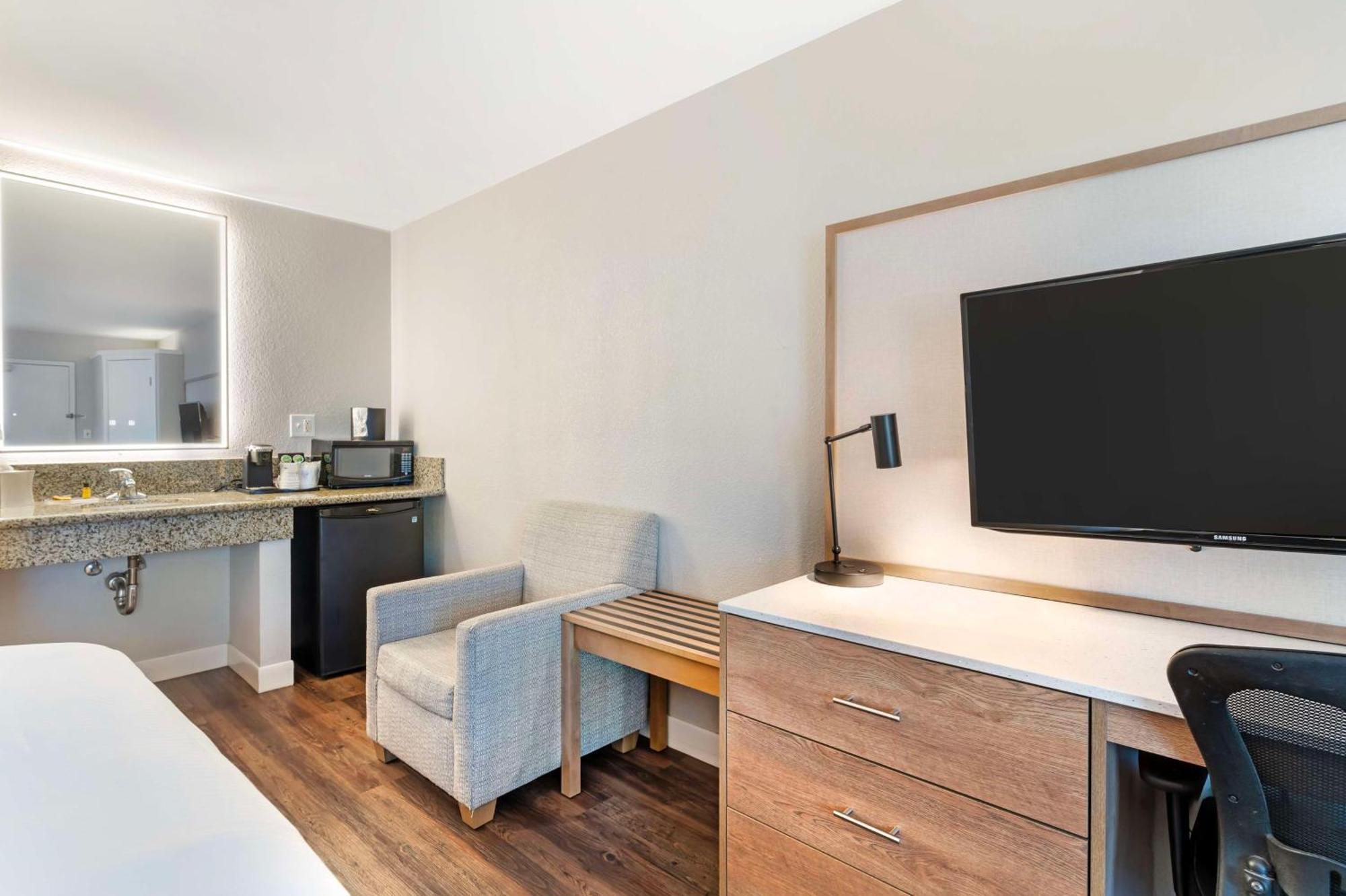 Best Western Plus Rancho Cordova Inn Екстериор снимка