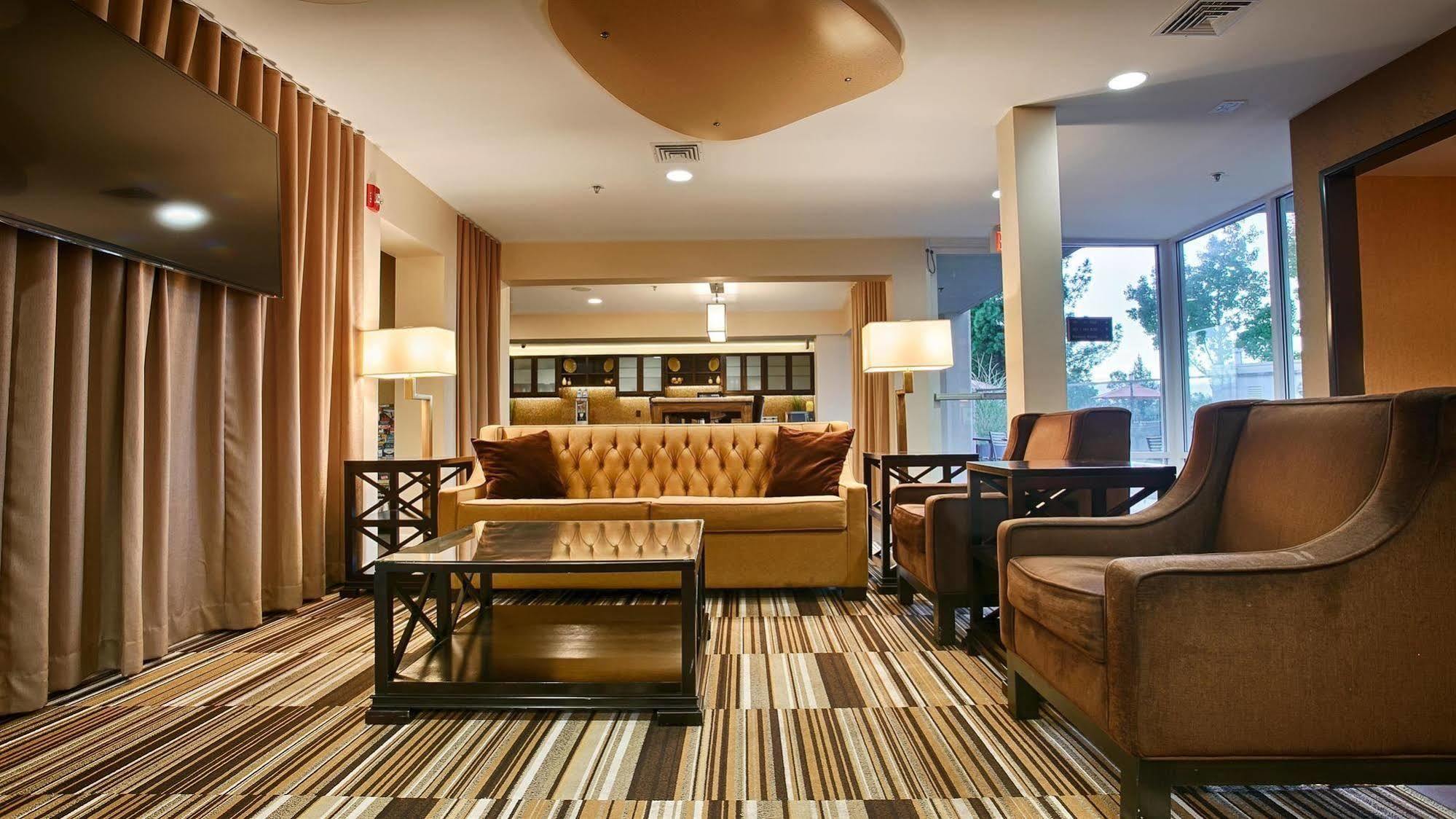 Best Western Plus Rancho Cordova Inn Екстериор снимка