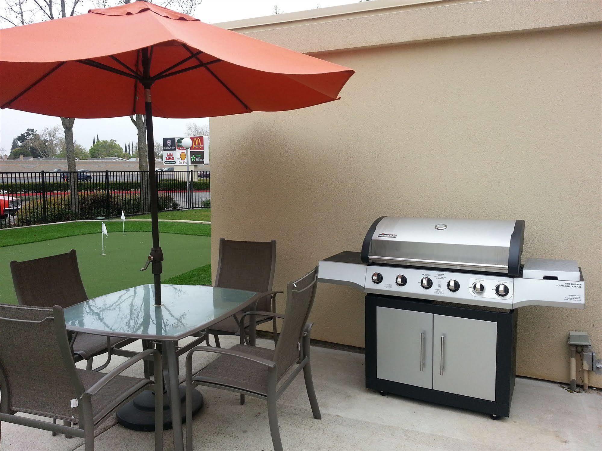 Best Western Plus Rancho Cordova Inn Екстериор снимка
